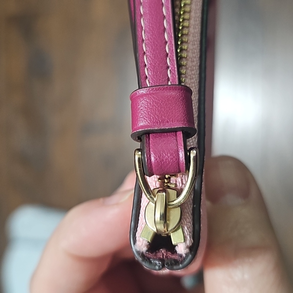 Coach Corner Zip Pink Cherry Print Wristlet - Picture 4 of 7